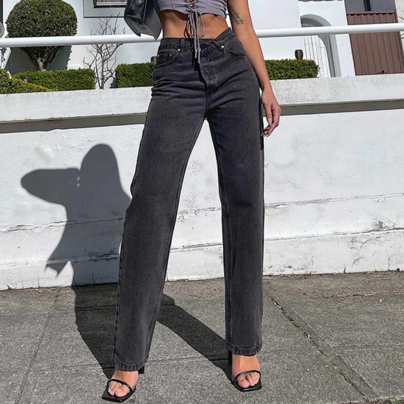 Princess Polly Denim - Princess Polly NWT Holly High Rise Asymmetric Straight Leg Jeans in Black Size 0
